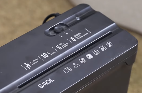 Penghancur kertas Deli ET015 01