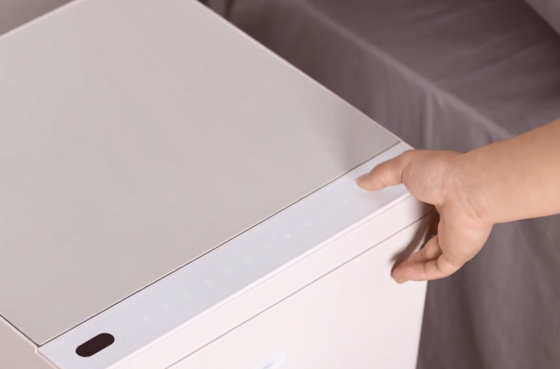 Lemari samping tempat tidur rumah Deli ET606 01 aman