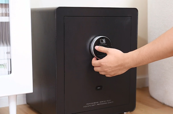 Kotak brankas rumah tangga 01 Deli ET630